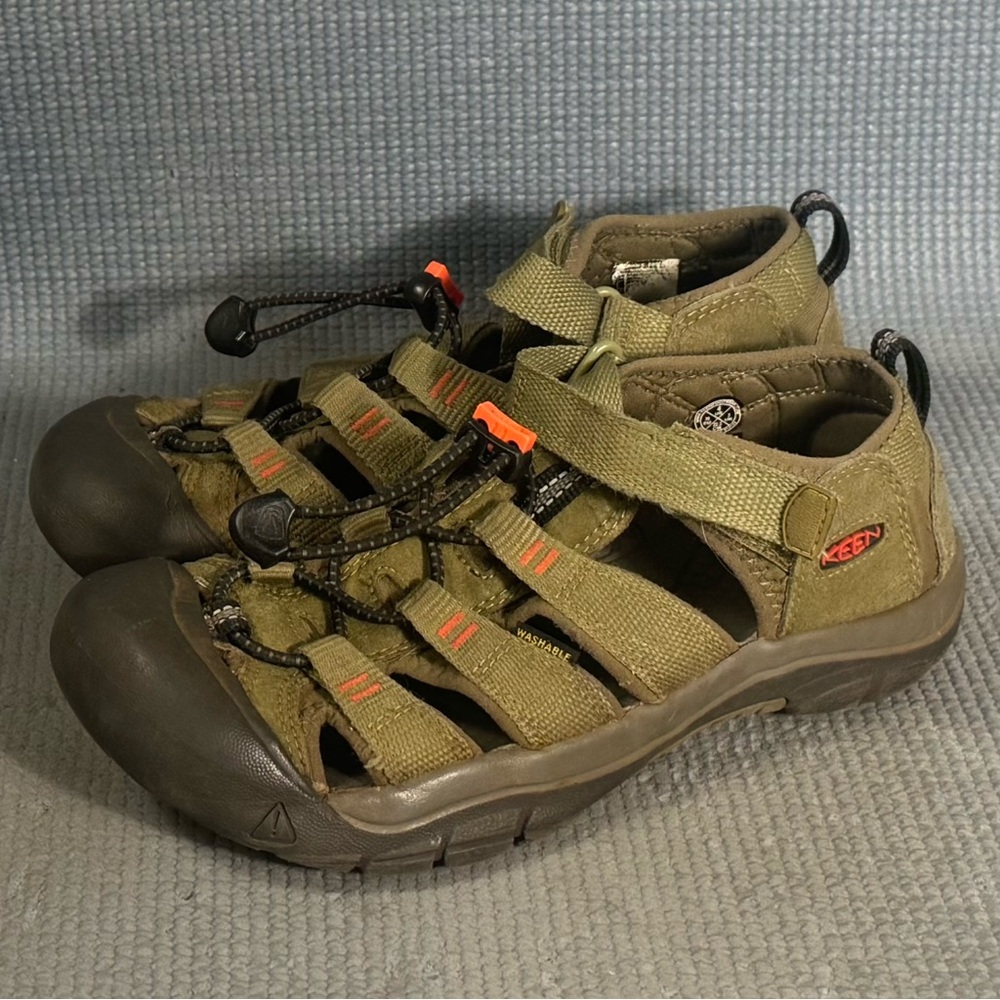 KEEN Newport H2 Fisherman Sandals‎ Green Hiking Outdoor Water Shoes Kid’s Sz 4Y